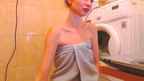 Snapshot of candyjesx chatting on 12.11.24 CANDYJESx online show from 12.11.24