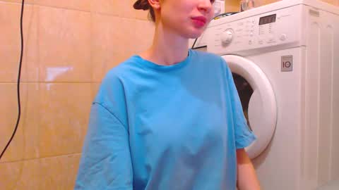 Snapshot of candyjesx chatting on 12.11.24 CANDYJESx online show from 12.11.24