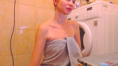 Snapshot of candyjesx chatting on 12.14.24 CANDYJESx online show from 12.14.24