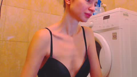 Snapshot of candyjesx chatting on 01.25.25 CANDYJESx online show from 01.25.25