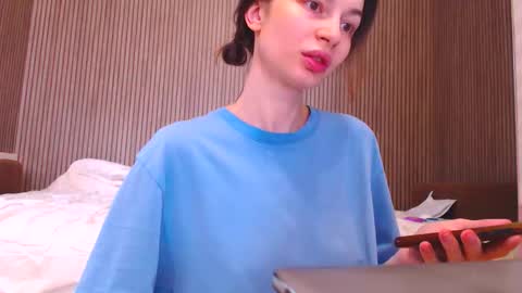 Snapshot of candyjesx chatting on 10.18.25 CANDYJESx online show from 10.18.25