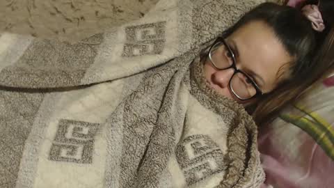 say meow and send tips  online show from 12.03.24