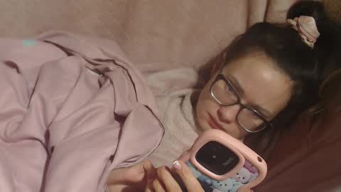 say meow and send tips  online show from 02.22.26