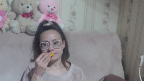 Snapshot of candylady136 chatting on 04.23.26 say meow and send tip online show from 04.23.26
