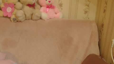 Snapshot of candylady136 chatting on 04.28.26 say meow and send tip online show from 04.28.26