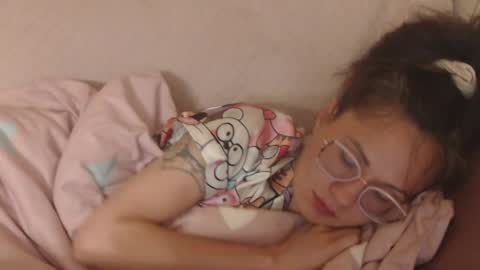 Snapshot of candylady136 chatting on 05.21.26 say meow and send tip online show from 05.21.26