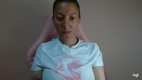 Snapshot of candymilfff chatting on 03.28.26 candymilfff online show from 03.28.26