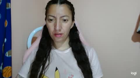 Snapshot of candymilfff chatting on 04.19.26 candymilfff online show from 04.19.26