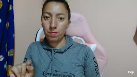 Snapshot of candymilfff chatting on 04.21.26 candymilfff online show from 04.21.26