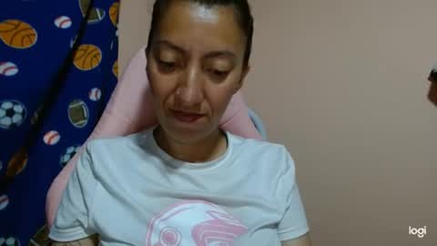 Snapshot of candymilfff chatting on 05.22.26 candymilfff online show from 05.22.26