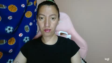 Snapshot of candymilfff chatting on 05.24.26 candymilfff online show from 05.24.26