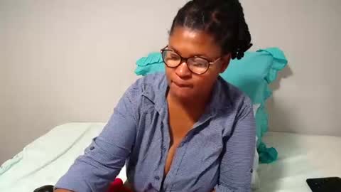 Snapshot of candyyumsaerolaxx chatting on 06.17.26 candyyumsaerolaxx online show from 06.17.26