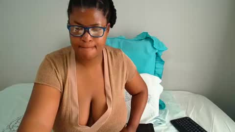 Snapshot of candyyumsaerolaxx chatting on 06.20.26 candyyumsaerolaxx online show from 06.20.26