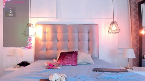 Snapshot of caraiosh_ chatting on 12.15.24 Cara online show from 12.15.24