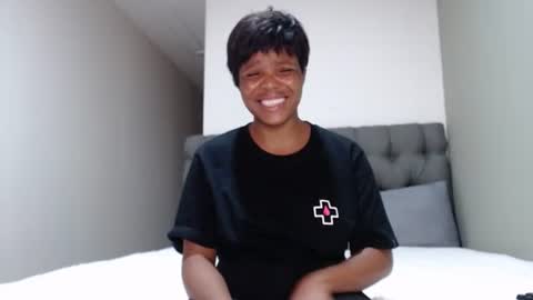 Snapshot of caramelbbe chatting on 03.04.25 fifi online show from 03.04.25