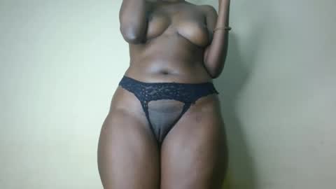 Snapshot of caramelebony_ chatting on 03.07.25 caramelebony_ online show from 03.07.25