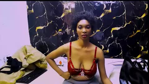 Snapshot of caramelminxx_ chatting on 06.10.26 caramelminxx_ online show from 06.10.26