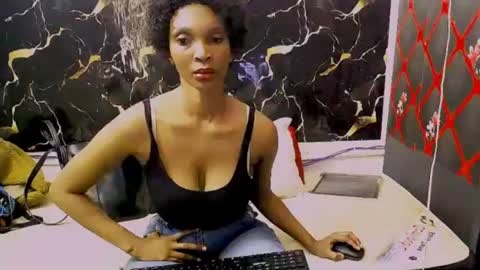 Snapshot of caramelminxx_ chatting on 06.22.26 caramelminxx_ online show from 06.22.26