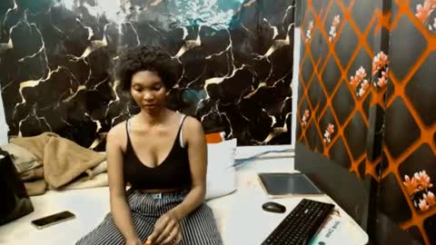 Snapshot of caramelminxx_ chatting on 07.08.26 caramelminxx_ online show from 07.08.26