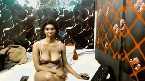 Snapshot of caramelminxx_ chatting on 07.11.26 caramelminxx_ online show from 07.11.26