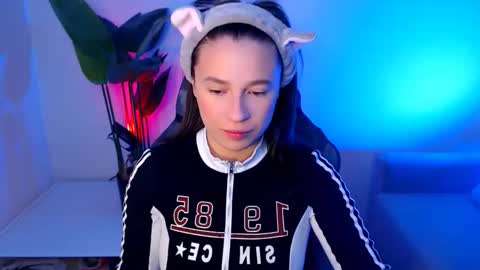 Snapshot of care_sensual chatting on 02.05.26 Mary online show from 02.05.26