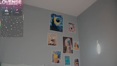 Snapshot of careful_i_bite chatting on 09.11.25 NONA follow online show from 09.11.25