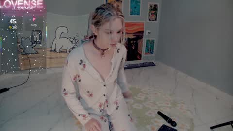 Snapshot of careful_i_bite chatting on 09.16.25 NONA follow online show from 09.16.25