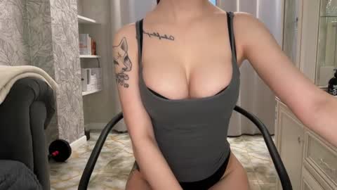 Snapshot of caressysiren chatting on 05.29.26 caressysiren online show from 05.29.26