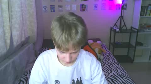 Snapshot of carl_kvirrr chatting on 12.16.24 Carl online show from 12.16.24