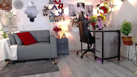 Carla independent model    online show from 04.05.26