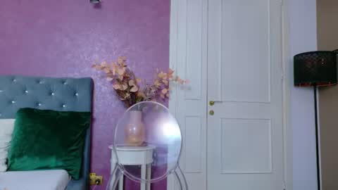Snapshot of carlareys chatting on 06.18.26 carlareys online show from 06.18.26