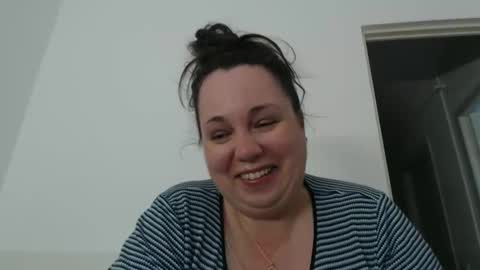 Snapshot of carlaruth chatting on 03.31.26 Carlaruth online show from 03.31.26