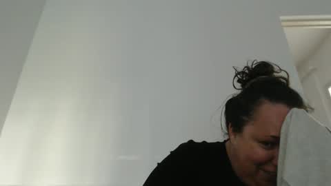 Snapshot of carlaruth chatting on 04.14.26 Carlaruth online show from 04.14.26