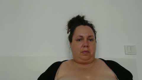 Snapshot of carlaruth chatting on 05.01.26 Carlaruth online show from 05.01.26