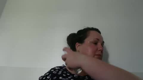 Snapshot of carlaruth chatting on 05.27.26 Carlaruth online show from 05.27.26