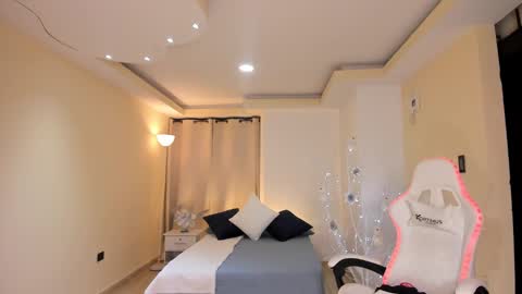 Alejandra online show from 12.20.24