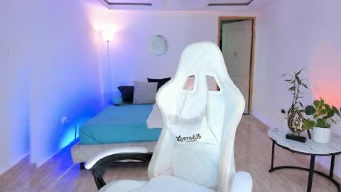 Alejandra online show from 04.03.26