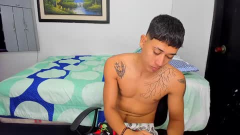 Snapshot of carlitosex09 chatting on 12.19.24 master online show from 12.19.24