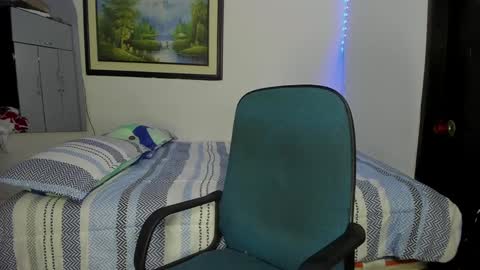 Snapshot of carlitosex09 chatting on 12.24.24 master online show from 12.24.24