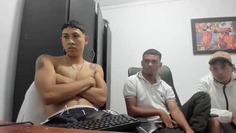 Snapshot of carlitosex09 chatting on 12.27.24 master online show from 12.27.24