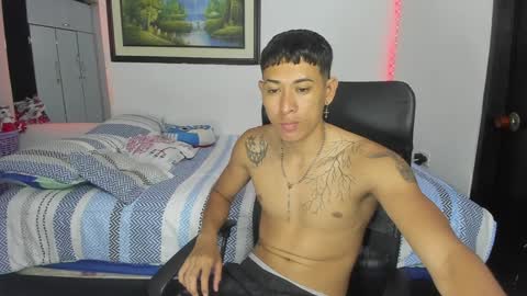 Snapshot of carlitosex09 chatting on 01.10.25 master online show from 01.10.25