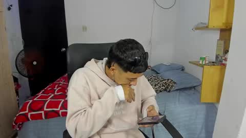 Snapshot of carlitosex09 chatting on 01.18.25 master online show from 01.18.25