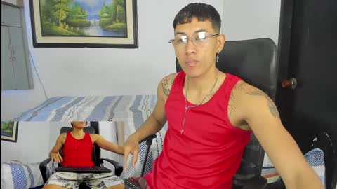 Snapshot of carlitosex09 chatting on 01.28.25 master online show from 01.28.25