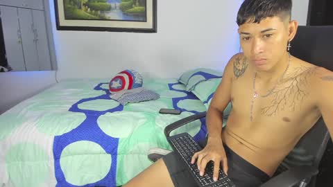 Snapshot of carlitosex09 chatting on 02.03.25 master online show from 02.03.25