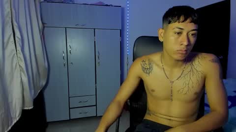 Snapshot of carlitosex09 chatting on 02.10.25 master online show from 02.10.25