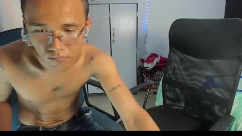 Snapshot of carlitosex09 chatting on 02.10.25 master online show from 02.10.25