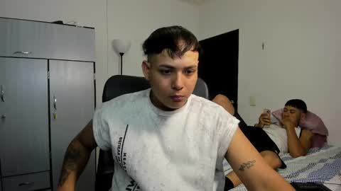 Snapshot of carlitosex09 chatting on 02.14.25 master online show from 02.14.25