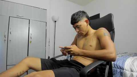 Snapshot of carlitosex09 chatting on 02.17.25 master online show from 02.17.25