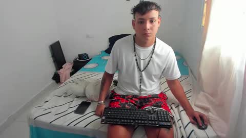 Snapshot of carlitosex09 chatting on 03.01.25 master online show from 03.01.25