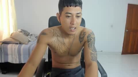 Snapshot of carlitosex09 chatting on 09.18.25 master online show from 09.18.25